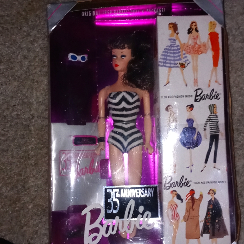 1959 ORIGINAL Barabie & Package. There is Slite, outside packaging wear